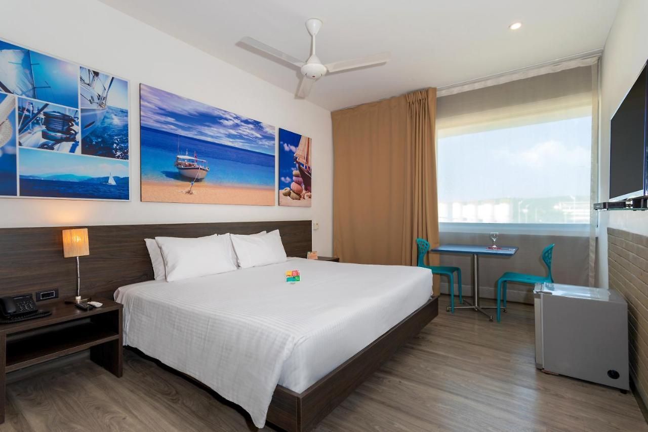 Pop Art Clc Puerto Mamonal Hotel