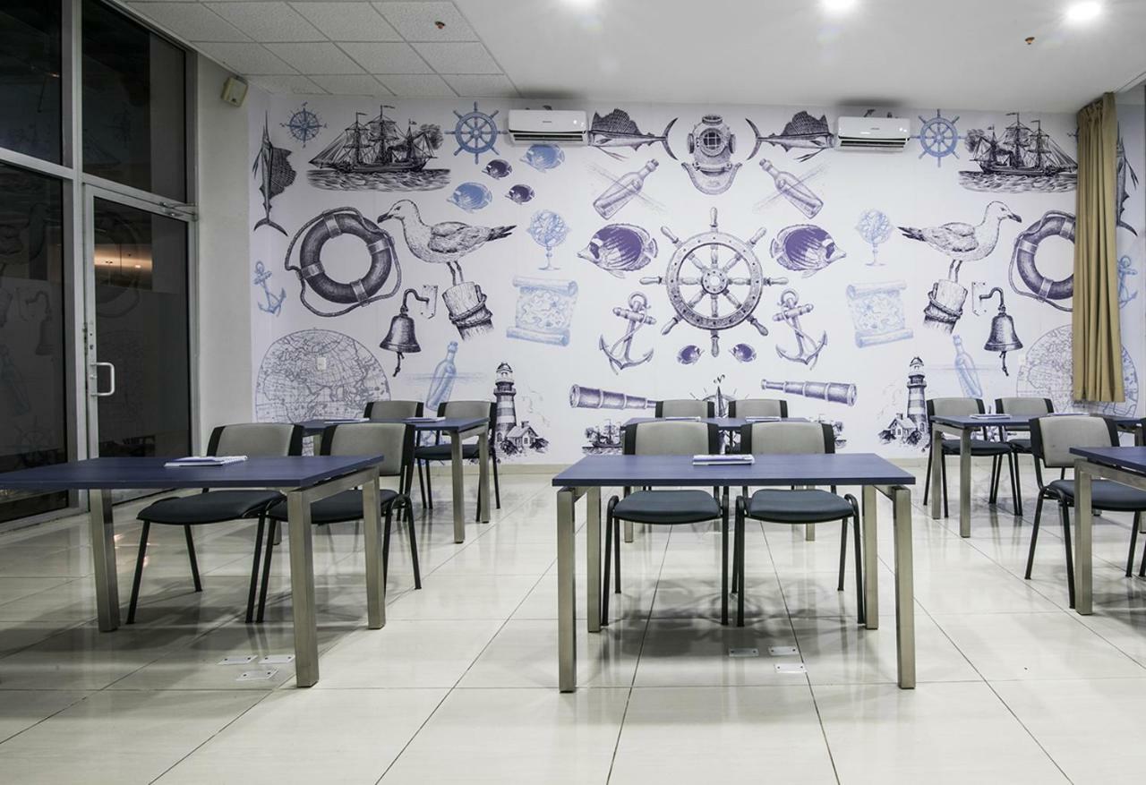 Pop Art Clc Puerto Mamonal Hotel