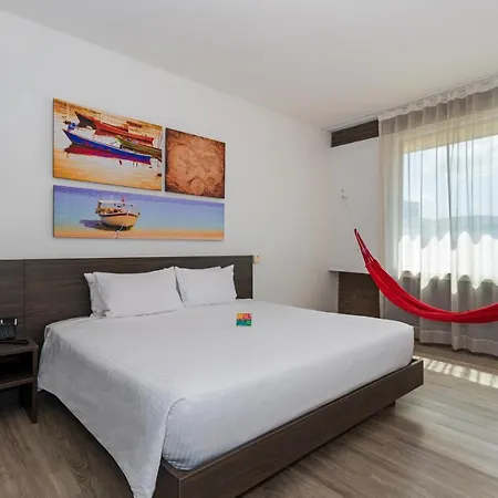 Pop Art Clc Puerto Mamonal Hotel Cartagena